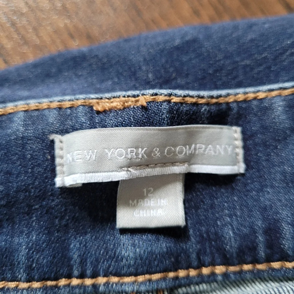 New York & Company Distressed Dark Wash Skinny Jeans Size Women's 12 - Picture 10 of 11